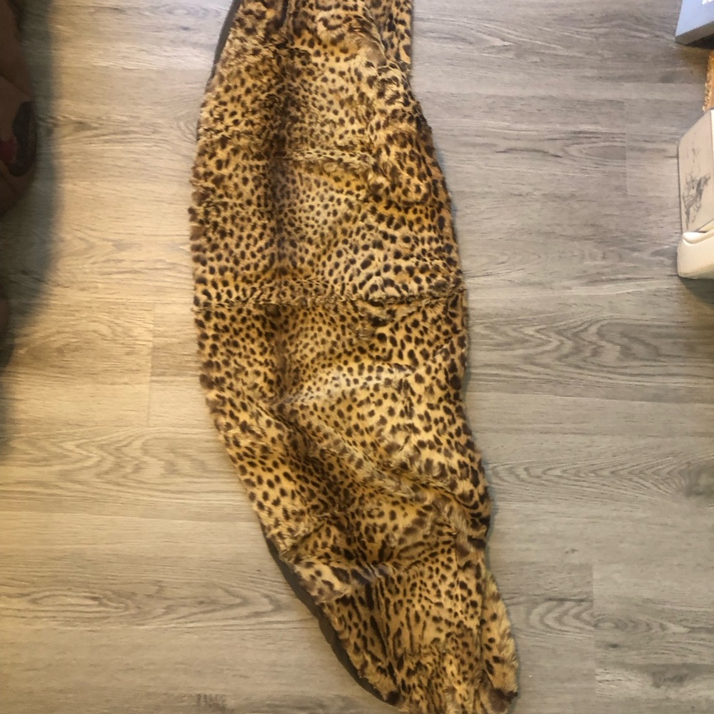 Real Leopard Fur Scarf - Golden Brown - Picture 3 of 10